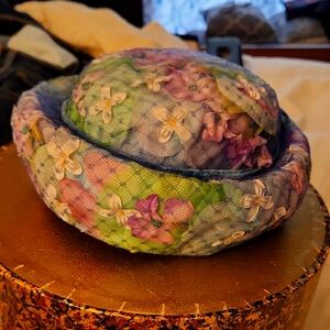 Vintage mutulticolored pill box hat from "AMY NEW YORK"
